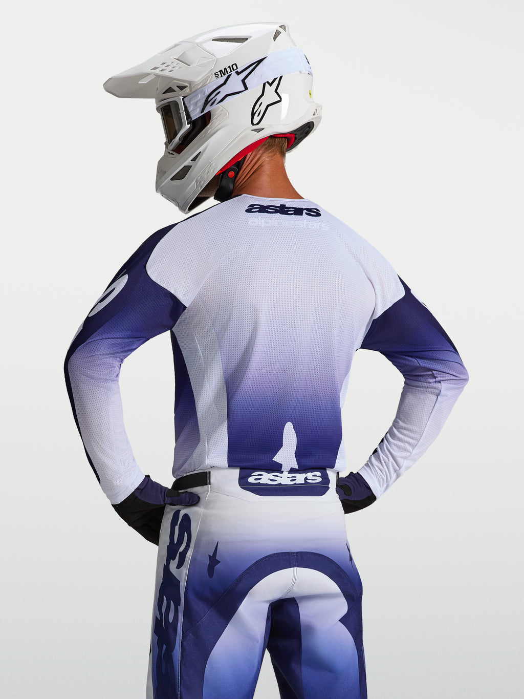 Alpinestars Racer Air Amber Trikot, Herren Motocross-Trikot, Blau und Weiß, Rückansicht mit belüfteter Mesh-Konstruktion.