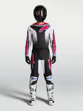 Alpinestars Fluid Drag Trikot und Gear Set, Motocross-Kit in Schwarz und Weiß mit roten Grafiken für Offroad-Performance.