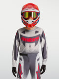 Alpinestars Supertech Swan Jugend-Trikot und Gear Set, grau-fluo-rote Motocross-Kombi aus atmungsaktivem Stretch-Mesh.