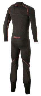 Alpinestars Ride Tech Lite einteiliger Unteranzug, technische Motorrad-Basisschicht, Schwarz und Rot, Rückansicht mit Fokus auf rote Flachnähte und das Alpinestars-Logo, nahtlose Kompressionspassform mit atmungsaktiven Mesh-Einsätzen