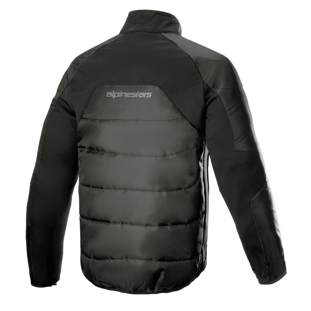 Alpinestars AMT Thermo-Innenjacke, schwarze Thermo-Mittelschicht-Jacke, Rückansicht mit gesteppter 3L-Ripstop-Konstruktion, PrimaLoft-Isolierung und Alpinestars-Logo auf dem oberen Rücken