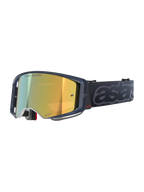 Alpinestars Supertech Vision Vista Goggles, Motocross MX-Brille, Black Mirror Gold Farbgebung, dunkler, transparenter Rahmen, gold verspiegelte Gläser mit „ONE GOAL. ONE VISION.“ Schriftzug, schwarzes Band mit großer, grau geprägter „astars“-Markenkennzeichnung