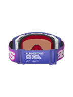 Alpinestars Supertech Vision Vista Goggles, Purple Fluo Pink Mirror Blue, Rückansicht mit elastischem Band und weißem „ALPINESTARS ONE GOAL. ONE VISION.“ Schriftzug, pinkfarbenen Astar-Logos, lila Rahmen mit dicker Schaumstoffpolsterung, professionelle Offroad-Rennbrille