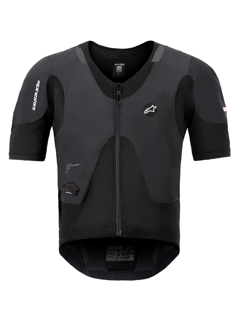 Alpinestars Tech-Air 5 Plasma System, schwarze Airbag-Weste, Vorderansicht mit kurzen Ärmeln und zentralem Reißverschluss, mit Alpinestars-Branding und integrierter LED-Statusanzeige, ultraschlanke Schutzunterbekleidung für Motorradsicherheit