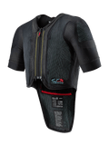 Alpinestars Tech-Air 7X System, Motorrad-Airbag-Weste, Schwarz, Reißverschluss vorne, belüftetes Mesh-Gewebe mit gepunkteter Textur, Kurzarm, verlängerter Rückenprotektor, rotes Innenfutter, Tech-Air 7X-Logo auf der Brust, entwickelt für Straßenrennen und Rennstrecken-Performance