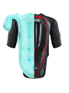 Alpinestars Tech-Air® 7X System, Motorrad-Airbagweste, Schwarz und Rot, Rückansicht mit geteilter Darstellung der hellblauen, aufgeblasenen Airbag-Kammer und des internen Waben-Rückenprotektors, Hochleistungsschutz für Rennstrecke und Straße.
