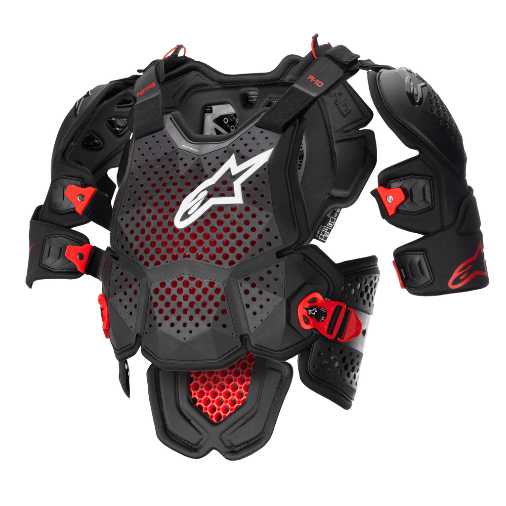 Alpinestars A-10 V2 Vollbrustschutz, Motocross-Brustpanzer, Anthrazit-Schwarz und Rot, mit einer perforierten Brustplatte mit weißem Alpinestars-Logo, verstellbaren Schulterpolstern und roten schlagfesten Schnallen, Schutzausrüstung für den Offroad-Rennsport