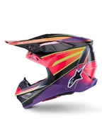 Alpinestars Supertech M10 Era Helm, Motocross-Helm, Pink, Violett und Neongelb Glänzend, Seitenprofil mit markanten geometrischen Grafiken und Carbonfaser-Textur, Alpinestars-Sternlogo, integrierte Belüftungsöffnungen und aerodynamisches Design für den Offroad-Rennsport