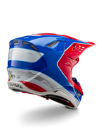 Alpinestars Supertech M10 Aeon ECE 22.06 Helm, Motocross-Helm, Leuchtend Rot, Blau und Weiß Glänzend, Rückseitenansicht mit aerodynamischem Profil, silbernem Alpinestars-Branding und integrierten Belüftungsöffnungen.
