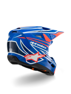Alpinestars S-M3 Youth Wurx Helm, Motocross-Helm, Glänzendes Blau mit roten, weißen und schwarzen Grafiken, Dreiviertel-Rückansicht zeigt die aerodynamische Schale, Belüftungsöffnungen und markantes Alpinestars-Branding, schützende Kopfbedeckung für den Offroad-Rennsport