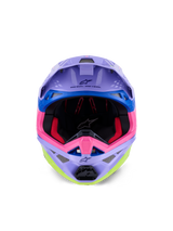 Alpinestars Supertech M10 Jett Lawrence R01 Helm, Motocross-Helm, Lila, Pink und Fluo-Gelb glänzend, Vorderansicht mit Sicht auf die Innenpolsterung und den Kinnbügel, „ONE GOAL. ONE VISION.“ Aufdruck unter dem Visier, farbenfrohe Renn-Grafiken mit blauen Akzenten