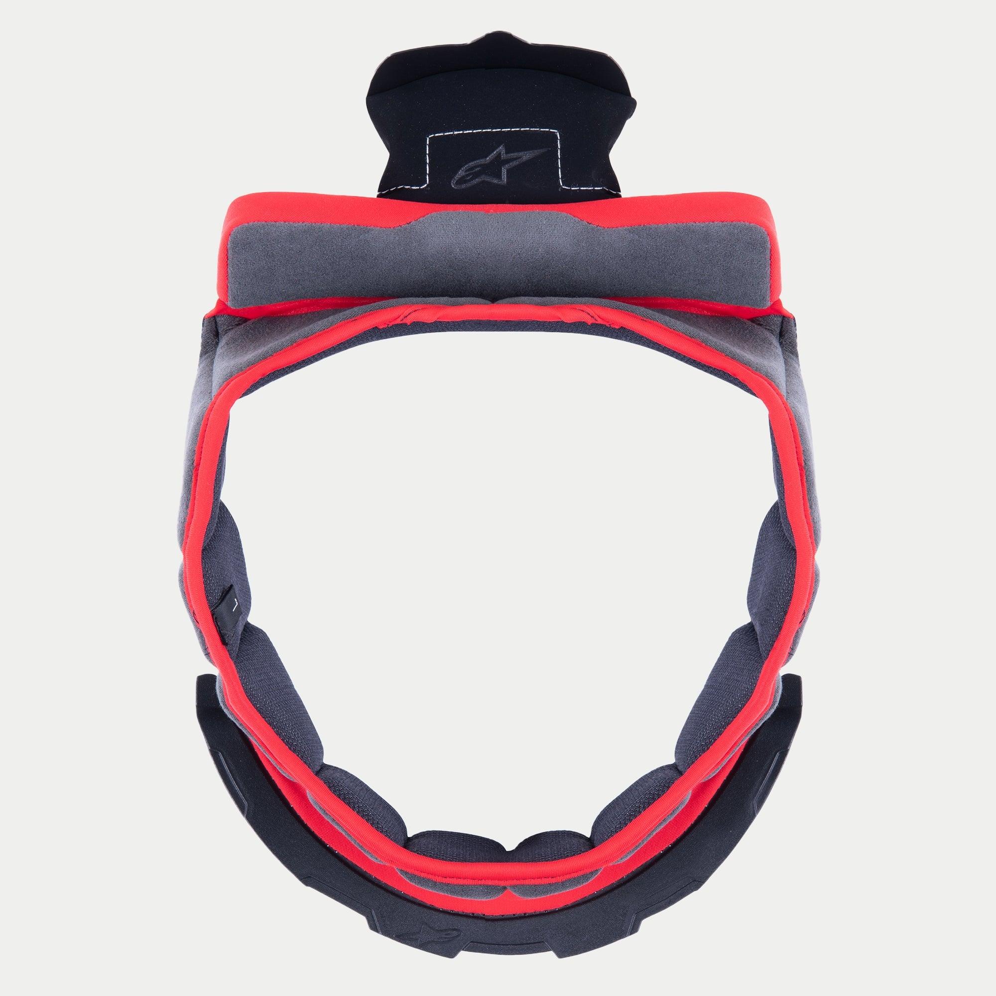 Alpinestars Supertech R10 Kronenpolster, Ersatz-Helminnenpolsterung, grauer weicher Stoff mit rotem Rand und schwarzen Befestigungslaschen, kreisförmiges Design für S-R10 Helme, mit besticktem Stern-Logo auf der oberen Lasche