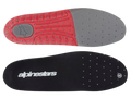 Alpinestars Tech 7 Einlegesohle, Ersatz-Einlegesohle für Tech 7 Motocross-Stiefel, Dunkelgrau und Rot, schwarze Oberseite mit weißem Branding, rot-grau strukturierte Unterseite, perforiert für Atmungsaktivität