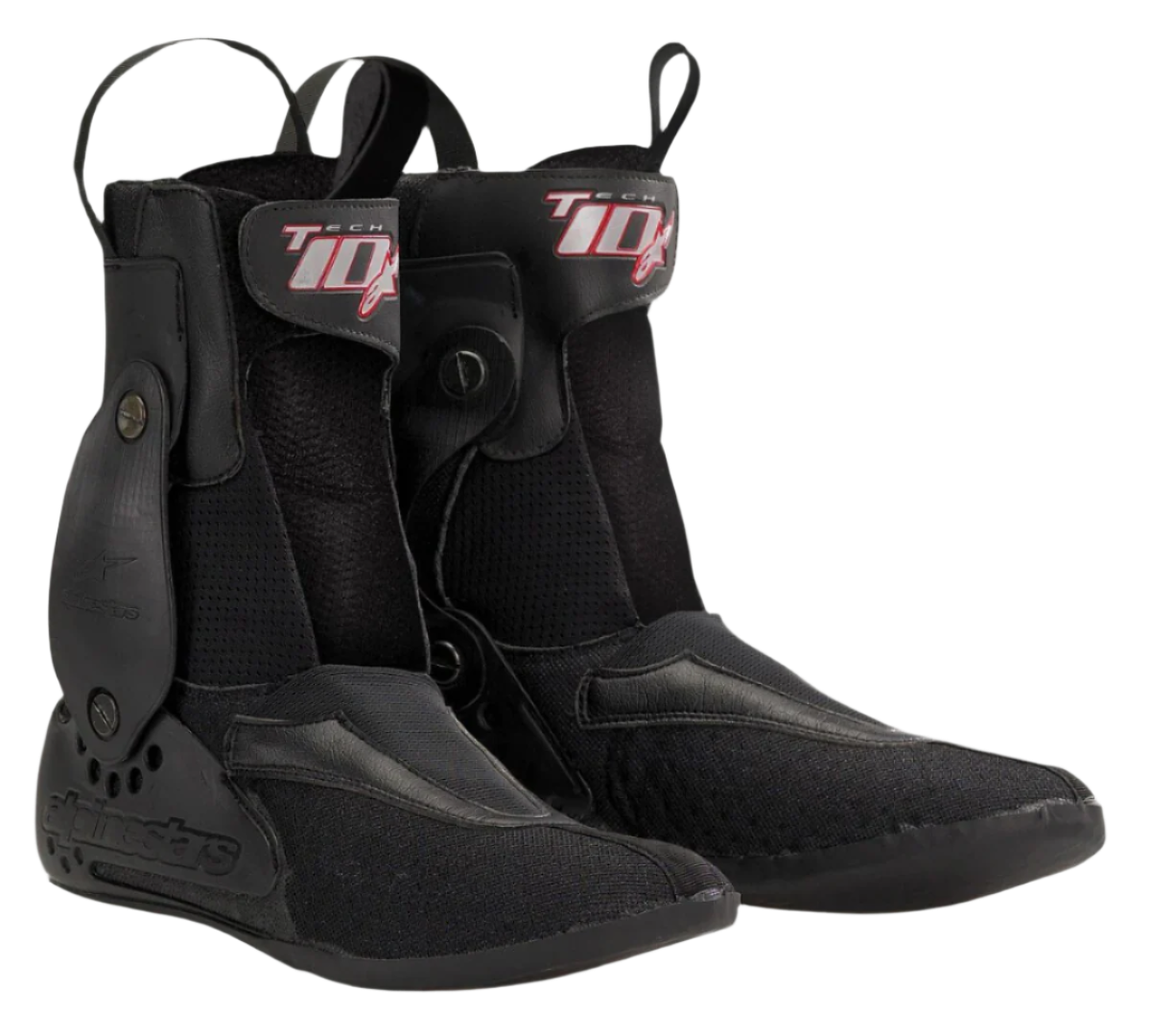 Alpinestars Tech-10 Herausnehmbare Innenschuhe, schwarze Motorradstiefel-Innenschuhe, rotes und weißes Tech-10 Logo, strukturiertes Gewebe mit Synthetik-Einsätzen, verstellbare Riemen mit Metalldruckknöpfen, Zuglaschen vorne und hinten