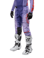 Alpinestars 2024 Techstar Ocuri Hose, Motocross-Hose, Lila und Hot Orange, weiße Stiefel und schwarze Handschuhe, strapazierfähige MX-Ausrüstung, sportliches Offroad-Design