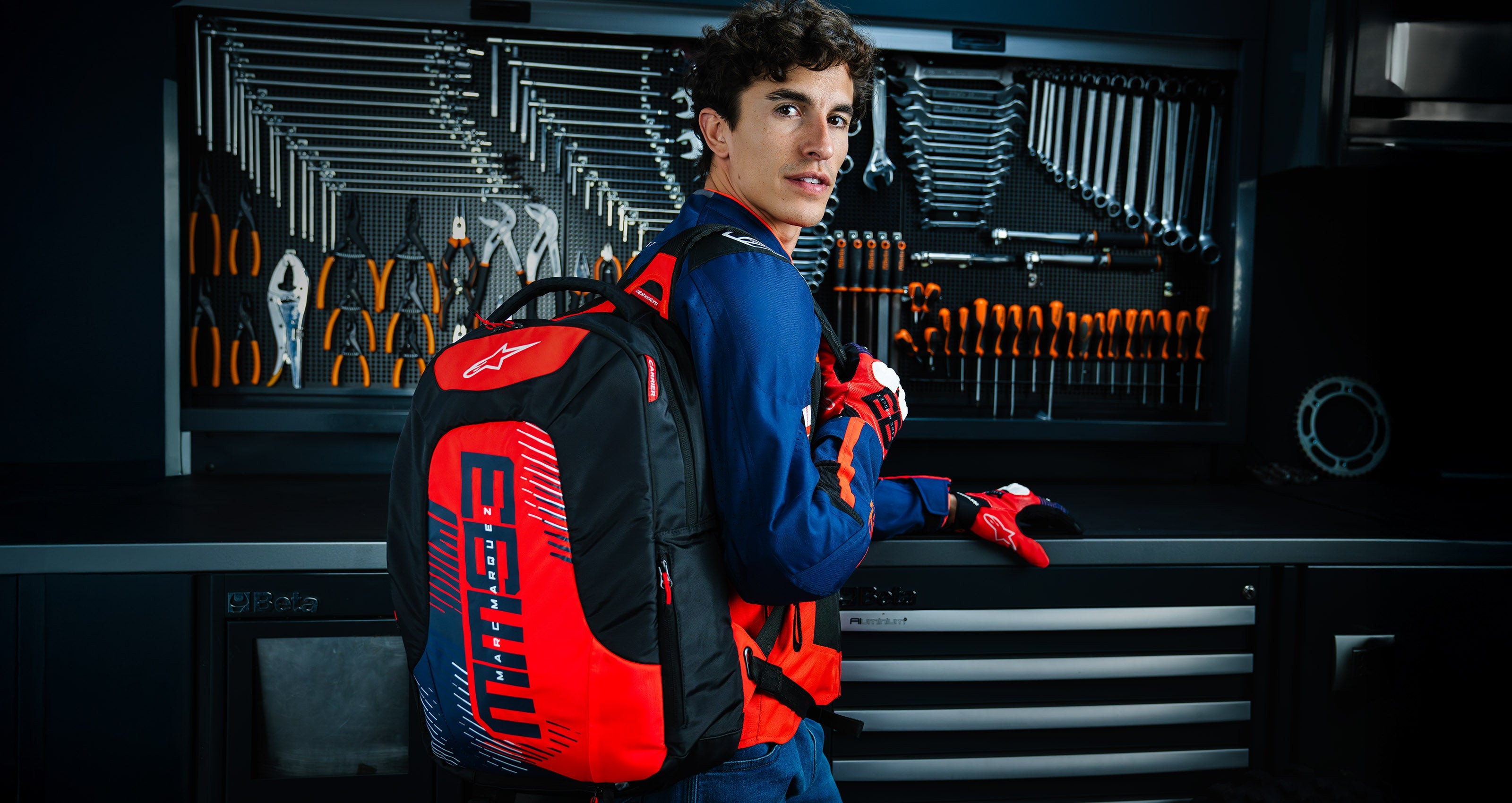 MM93 City Hunter V2 - Black Motorcycle Backpack | Alpinestars®