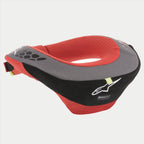 Alpinestars Youth Sequence Neck Roll, Jugend-Nackenprotektor, Schwarz und Rot mit grauen Akzenten, mit weißem Alpinestars-Logo, Mesh-Innenfutter, ergonomische Schutzausrüstung für Motocross und Karting